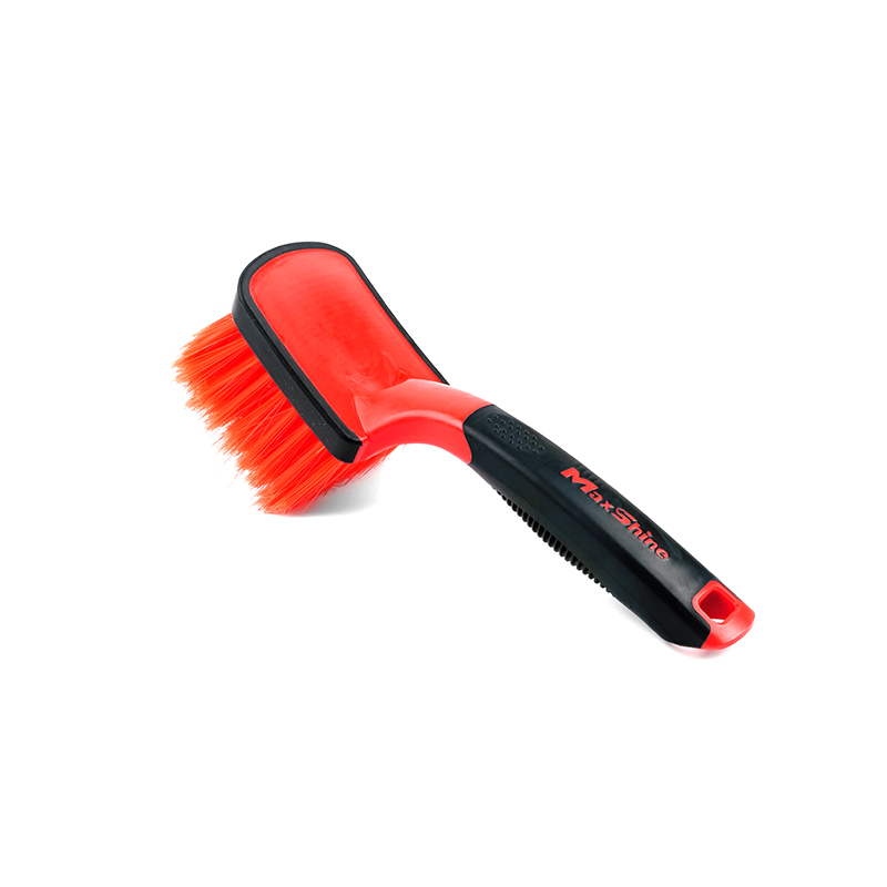 WB68 Soft Grip Wheel And Body Brush Medium Handle